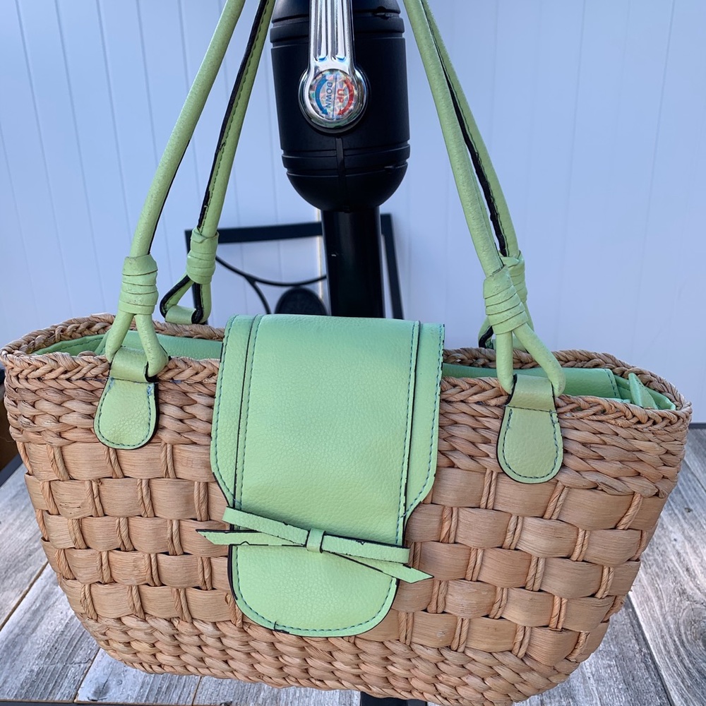 Liz Claiborne summer tote